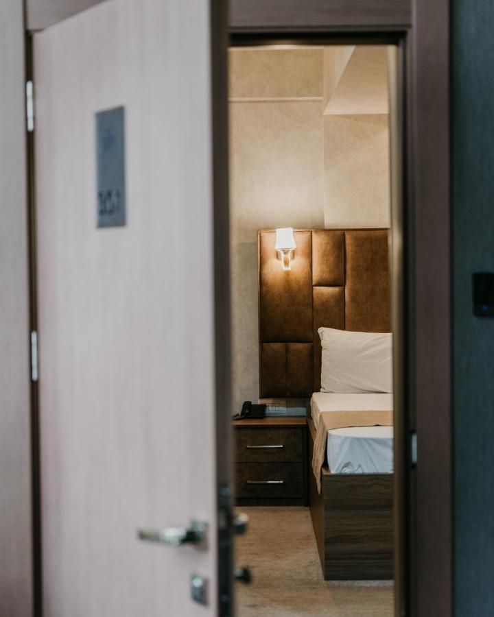 Alison Hotel Baku Ngoại thất bức ảnh